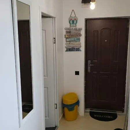 Garsoniera La Malul Marii Costineşti